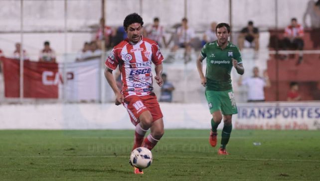 Alexis Ekkert tendrá una nueva temporada defendiendo los colores de Atlético Paraná.
