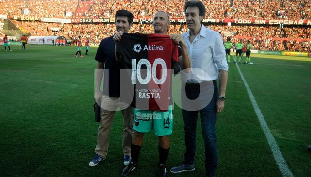 ¡Viejos son los trapos! Adrián Bastía acordó su continuidad en Colón