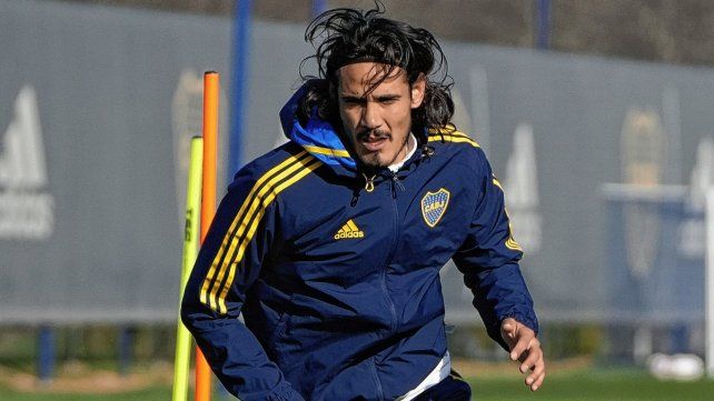 Edinson Cavani se perfila para debutar como titular en Boca ante Nacional.