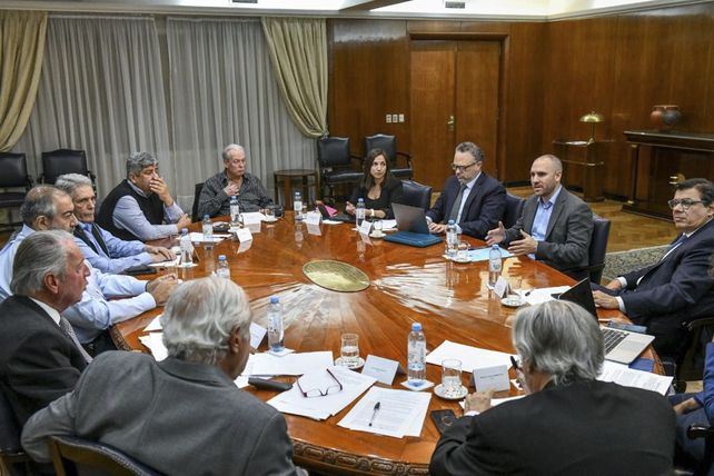 Los ministros Guzmán