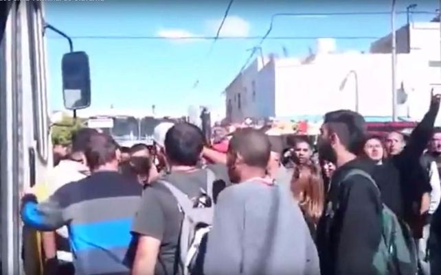 El Ejército asiste a a los fans del Indio varados en Olavarría