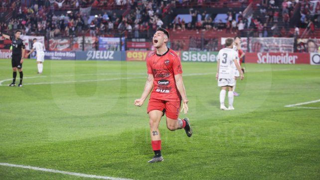 Patronato ganó de local y salió del fondo.