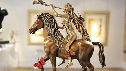 Singular interés por estatua de Dalí que sale a subasta