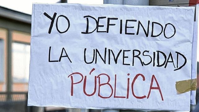 En una jornada histórica, Santa Fe marcha en defensa de la universidad pública En una jornada histórica, Santa Fe marcha en defensa de la universidad pública