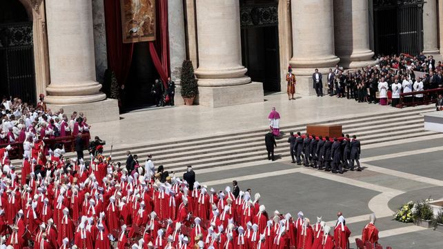 Las imágenes más emotivas del funeral del papa Francisco en la Plaza de San Pedro
