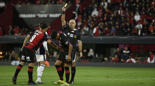 Jorge Baliño aplicó una nueva regla en Newells-Talleres y casi deriva en un gol de Jerónimo Russo