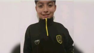 Bastián, de diez años, murió en un tiroteo entre dos ladrones y un policía cuando volvía de una práctica de fútbol en compañía de su mamá