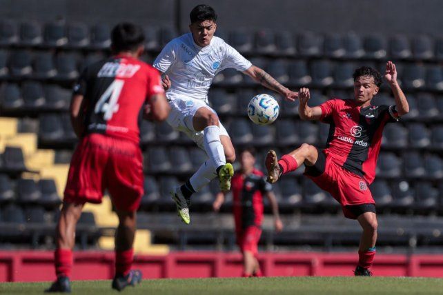 Colón cayó en casa ante Belgrano y complicó sus aspiraciones en la Copa Proyección
