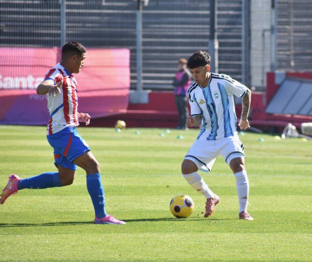El combinado tricolor le ganó a Argentina por 2 a 1 en el debut.