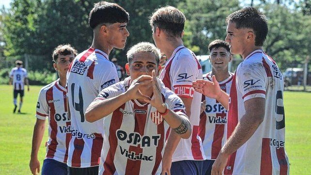 La reserva de Unión se hizo fuerte otra vez en casa, superó a Instituto y sigue en alza La reserva de Unión se hizo fuerte otra vez en casa, superó a Instituto y sigue en alza