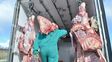 En un singular robo se llevan carne como para fabricar 160 mil hamburguesas