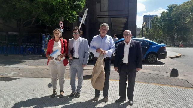 La Mesa de Enlace se reunió con Caputo y pidió que se extienda la baja de las retenciones más allá de junio