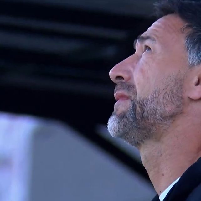 El Kily se emocionó hasta las lágrimas en el homenaje a Russo. El referente canalla vuelve al Gigante, pero como DT rival.