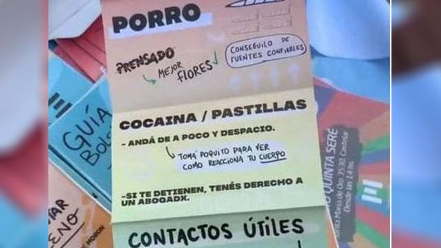 El cuestionado folleto distribuido por las autoridades de Morón durante un festival.&nbsp;