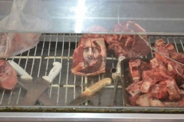 Insólito: un carnicero sostiene que la cara de Jesús está en un pedazo de carne
