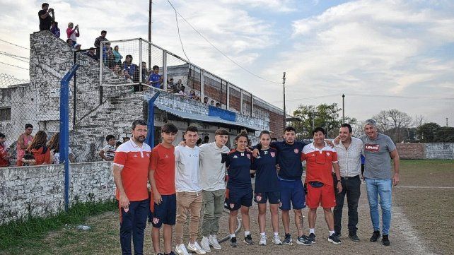 El fútbol infantil de Unión llevó adelante una linda jornada de amistosos ante Atenas de Santo Tomé. El fútbol infantil de Unión llevó adelante una linda jornada de amistosos ante Atenas de Santo Tomé.