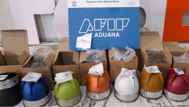 Secuestran más de dos kilos de cocaína que estaban ocultos en una encomienda de mates