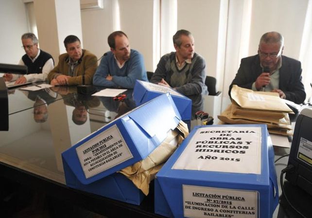 Nueve ofertas para trabajos de agua, cloacas e iluminación en la relocalización de los boliches