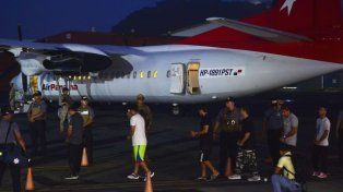 En las próximas horas llegará al Aeropuerto Internacional de Ezeiza el primer vuelo con 16 ciudadanos argentinos que fueron deportados por Estados Unidos