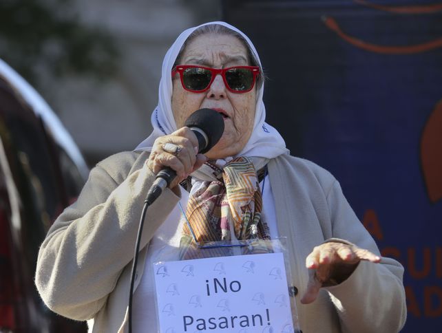 Hebe de Bonafini recodó: “Menem dictó el perdón para los asesinos de nuestros hijos e hijas.