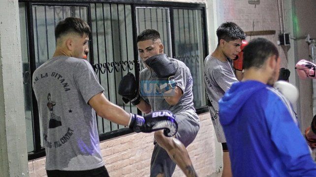 Gran velada de kick boxing en el Club San Agustín.