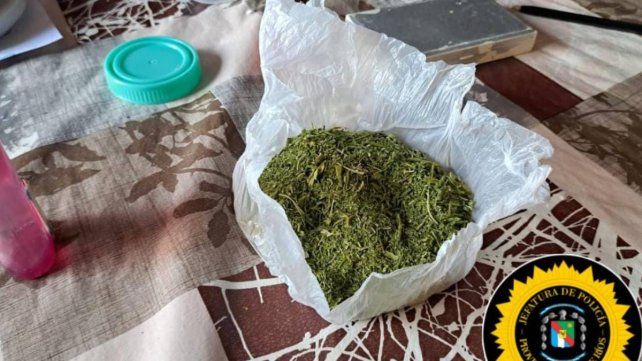 Operativo en Concordia: dos detenidos con drogas y dinero