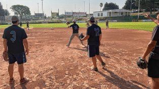 El equipo nacional se prepara para el Mundial de sóftbol en Paraná.