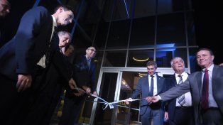 El tradicional corte de cintas para inaugurar el nuevo complejo de laboratorios, BCRlabs, de la Bolsa de Comercio.