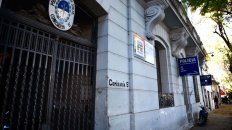 La comisaría 5ª de barrio Abasto, ayer por la mañana, tras al fuga masiva de reclusos. La comisaría 5ª de barrio Abasto, ayer por la mañana, tras al fuga masiva de reclusos.
