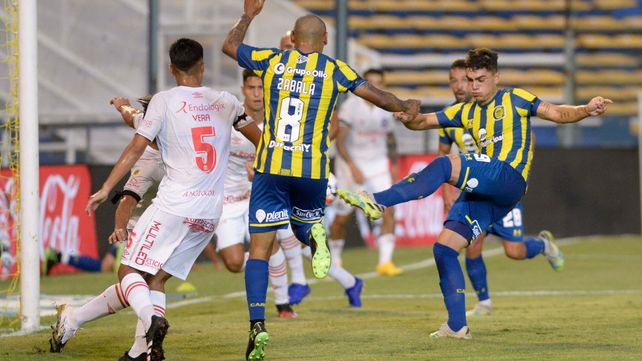 Martínez Dupuy convierte frente a Argentinos Juniors