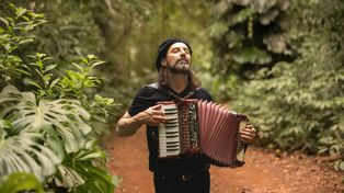 El Chango Spasiuk regresa a Rosario este 9 de noviembre para presentar Enramada en vivo, el espectáculo derivado de su programa radial