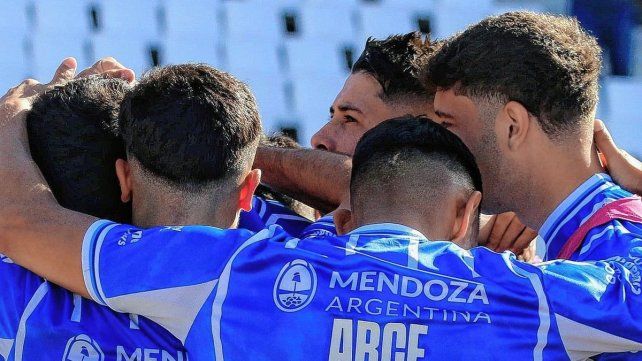 Godoy Cruz ganó de local.