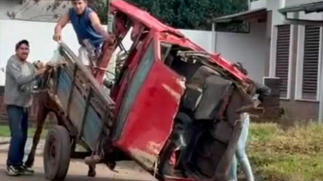 Gualeguaychú: denuncian que usaron un caballo para arrastrar un auto