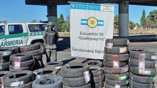 Contrabando: Gendarmería localizó camión con 93 neumáticos