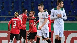 Hannover 96 eliminó a Borussia Mönchengladbach en otra sorpresa de la Copa de Alemania