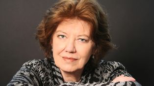Mirada. Anne Perry vendió más de 25 millones de copias de sus obras.