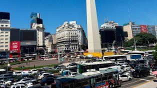 Caos de tránsito en la zona del Obelisco producto del apagón.