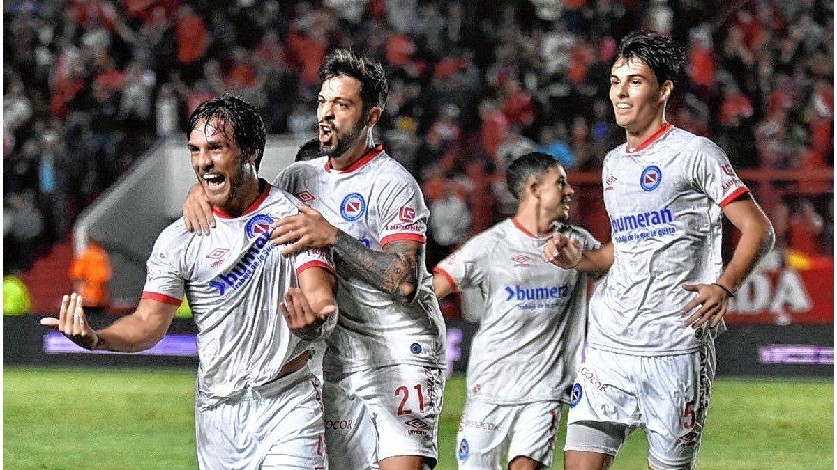 Argentinos goleó a Godoy Cruz en La Paternal