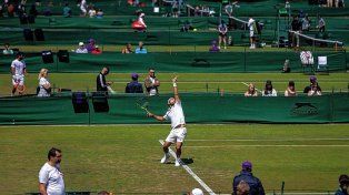 La legión de tenistas argentinos inició su desempeño en la qualy de Wimbledon buscando meterse en el cuadro principal.