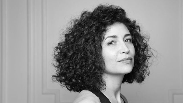 Julia Mengolini publicó su primer libro Las caras del monstruo