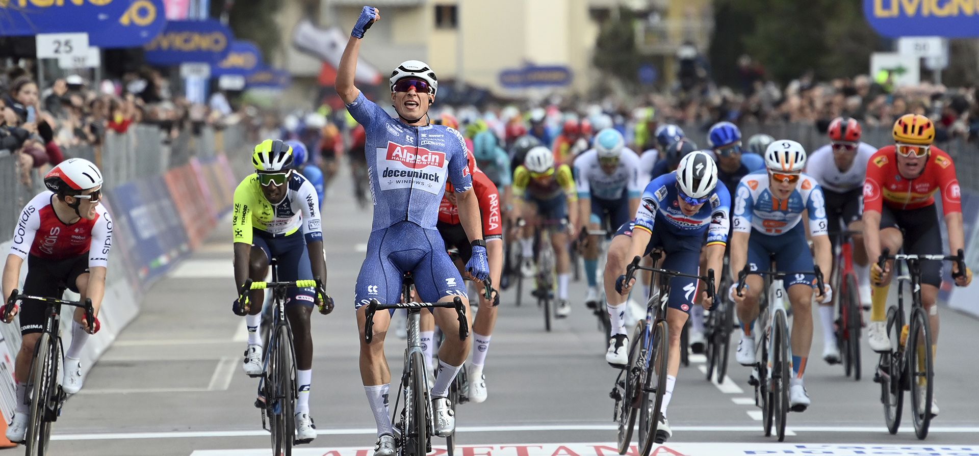 El belga Jasper Philipsen celebra ganar la segunda etapa de la carrera ciclista Tirreno Adriatico, de Camaiore a Follonica, Italia, el martes 5 de marzo de 2024. (Gian Mattia D El belga Jasper Philipsen celebra ganar la segunda etapa de la carrera ciclista Tirreno Adriatico, de Camaiore a Follonica, Italia, el martes 5 de marzo de 2024. (Gian Mattia D