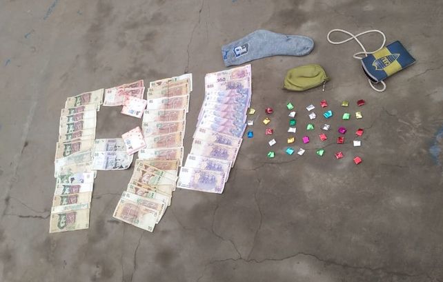 Rosario: Aprehendieron a una pareja vendiendo cocaína fraccionada en un barrio