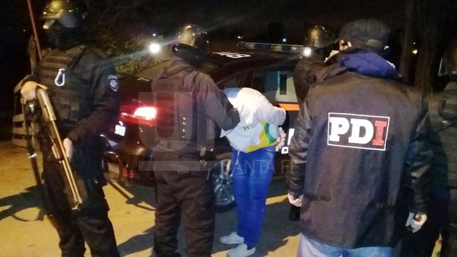 Lo detuvieron por haberle disparado a una nena de 4 años y amenazar a su familia