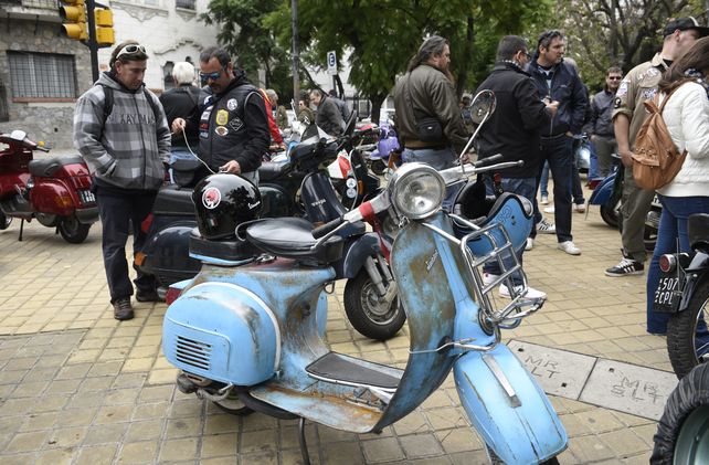 Los fanáticos celebraron  en Rosario los 70 años de la legendaria Vespa