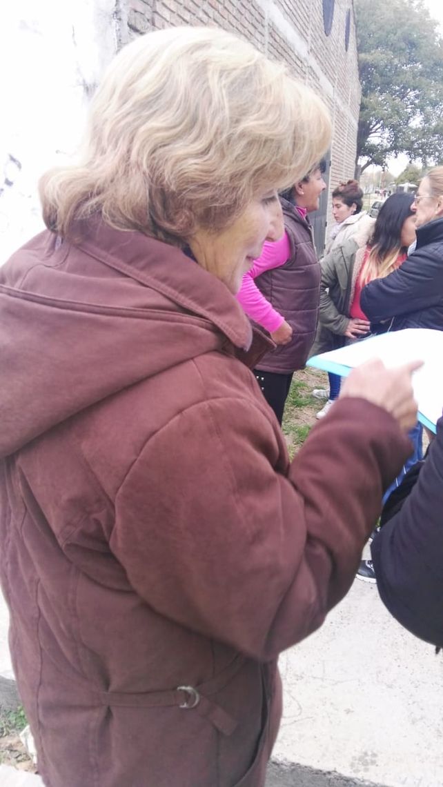 La señora que aprovechó a levantar firmas a favor de la vida.&nbsp;