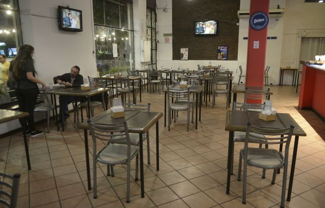 Todo listo. Las mesas deben estar a más de un metro de distancia