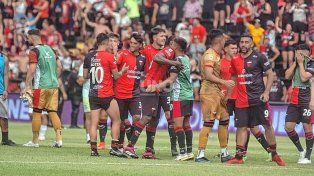 Colón ganó más partidos en la Copa de la Liga, jugando la mitad en relación al Torneo de la Liga.