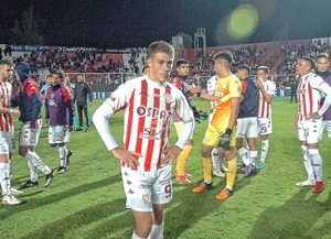 El VAR no funcionó con Unión, que perdió con Defensa y quedó eliminado de la Copa de la LPF