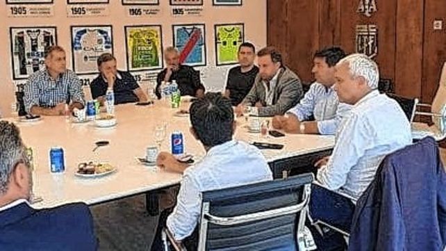 La Liga Profesional y una reunión caliente.