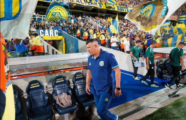 La dirigencia de Central puso los ojos en Almirón por aquellas finales que jugó con Boca y Lanús.